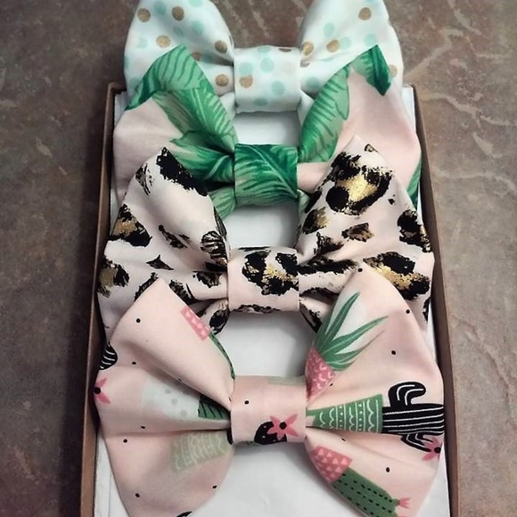Other - Pink Cactus With Gold Shimmers Hair Bow Set